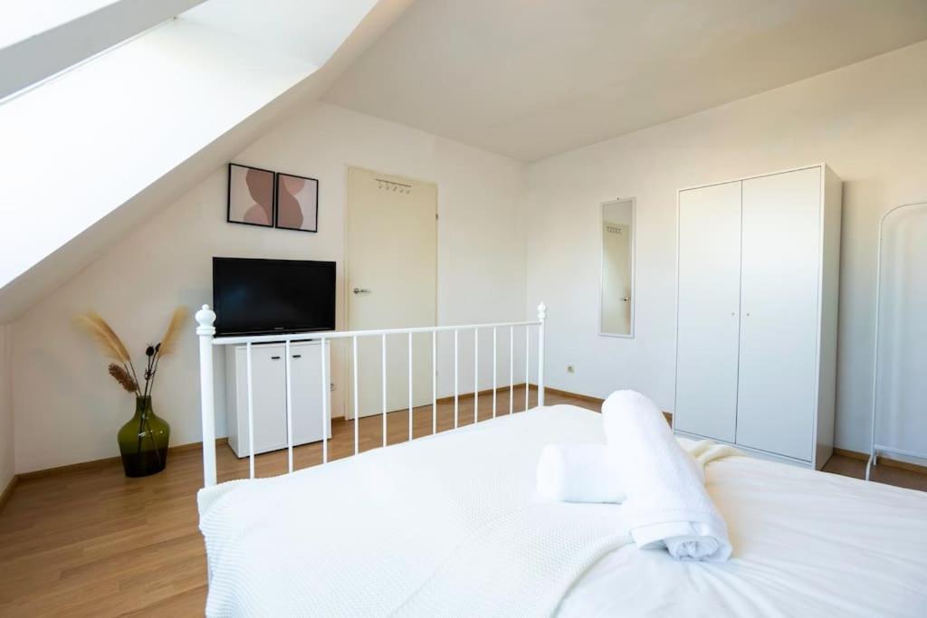 Stylish 2 Floor Penthouse • 15 Min To City Center Vienna Exterior photo