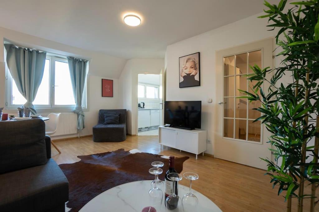 Stylish 2 Floor Penthouse • 15 Min To City Center Vienna Exterior photo